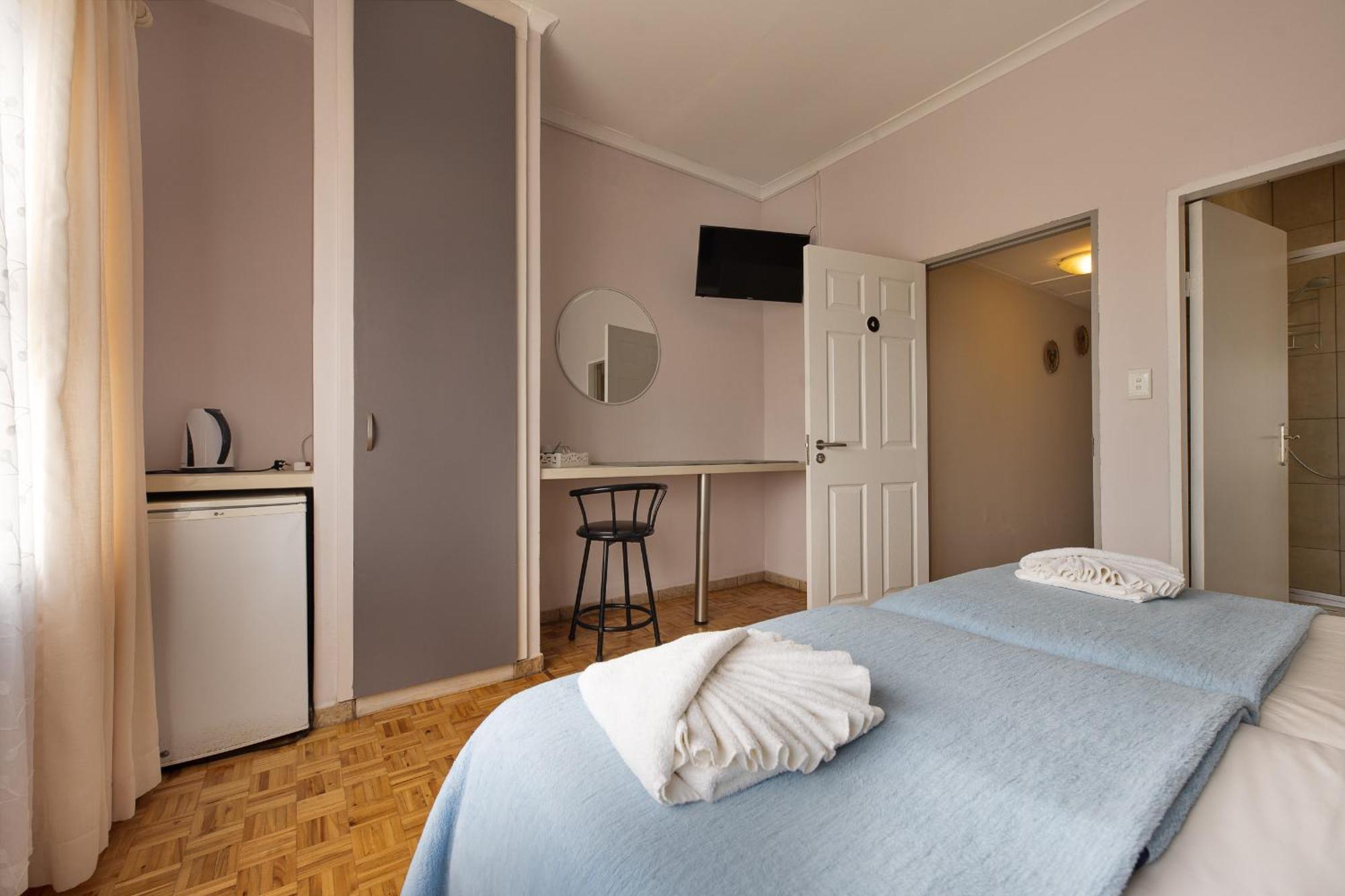 Guesthouse Fischreiher B&B Свакопмунд Екстер'єр фото